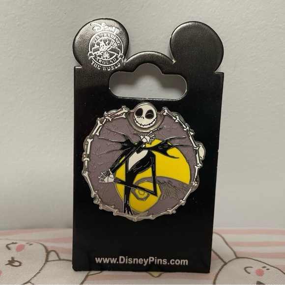 Nightmare Before Christmas Jack Skellington Pin
Spinning Disney World Badge - Picture 2 of 9